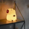 LED-yövalo "Capybara" 11 cm