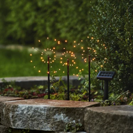 Aurinkokennolla toimiva puutarhavalaisin ”Siili” 3 kpl 3M 90LED 40cm