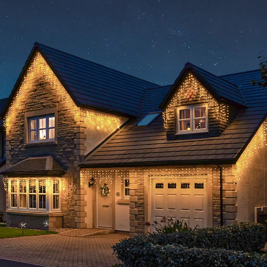 LED-Icicle-Lights-warm-white