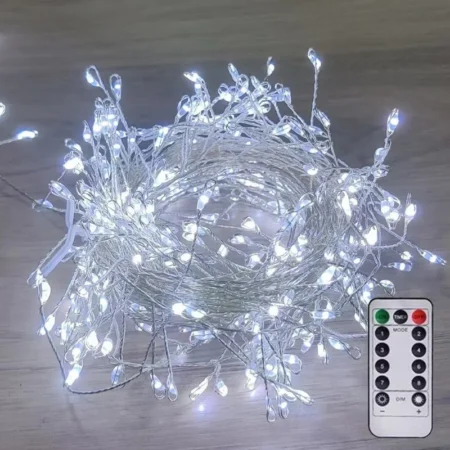 LED cluster -jouluvalot hopeisella langalla