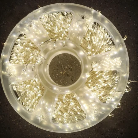 LED cluster -jouluvalot hopeisella langalla